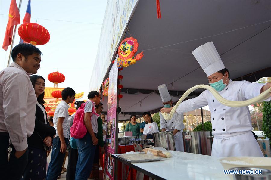 LAOS-VIENTIANE-HAPPY SPRING FESTIVAL