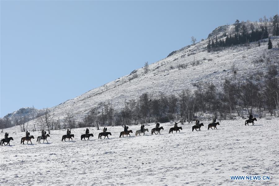 MONGOLIA-ULAN BATOR-SPRING GOLDEN EAGLE FESTIVAL