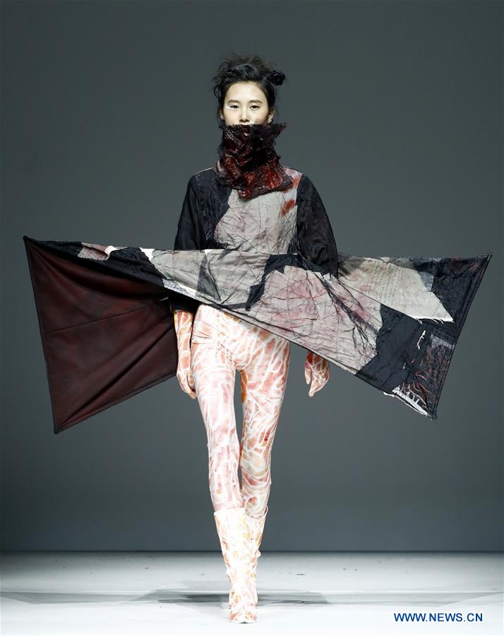 CHINA-BEIJING-GRADUATE-FASHION WEEK (CN)