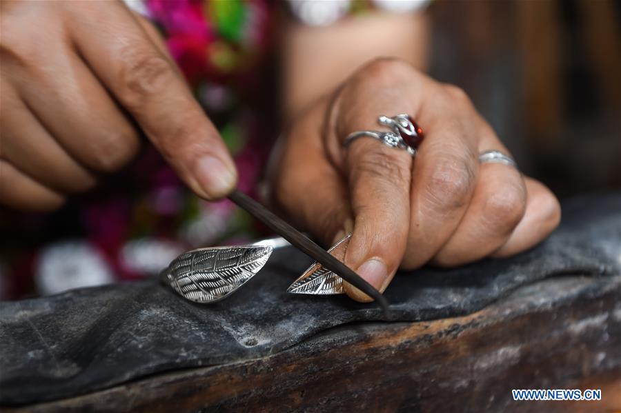 CHINA-GUIZHOU-KAILI-SILVERSMITH (CN)