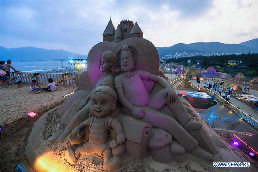 CHINA-ZHEJIANG-SAND SCULPTURE-FESTIVAL (CN)