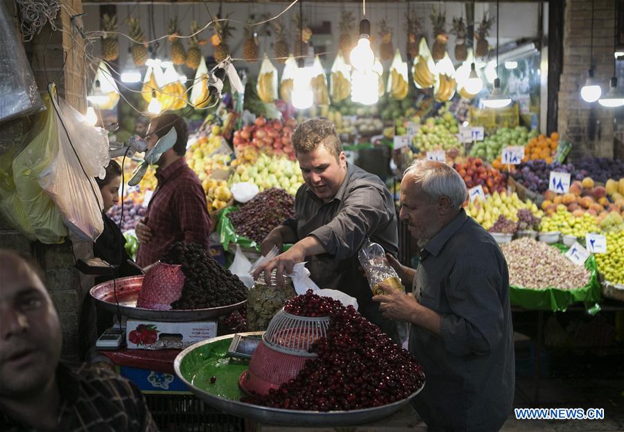 IRAN-TEHRAN-EID AL-ADHA-SHOPPING