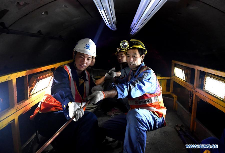 CHINA-ZHENGZHOU-RAILWAY-WORKER (CN)