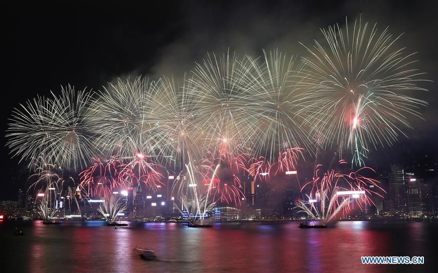 CHINA-HONG KONG-NATIONAL DAY-CELEBRATION-FIREWORKS (CN)