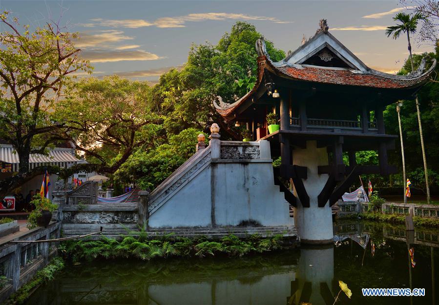 VIETNAM-HANOI-LANDMARK-AUTUMN