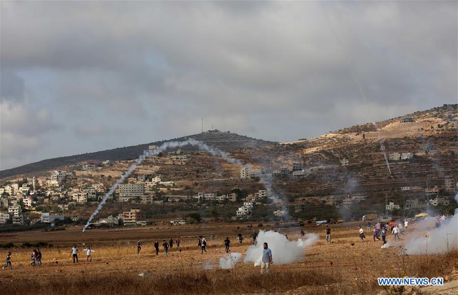 MIDEAST-NABLUS-CLASH-SCHOOL