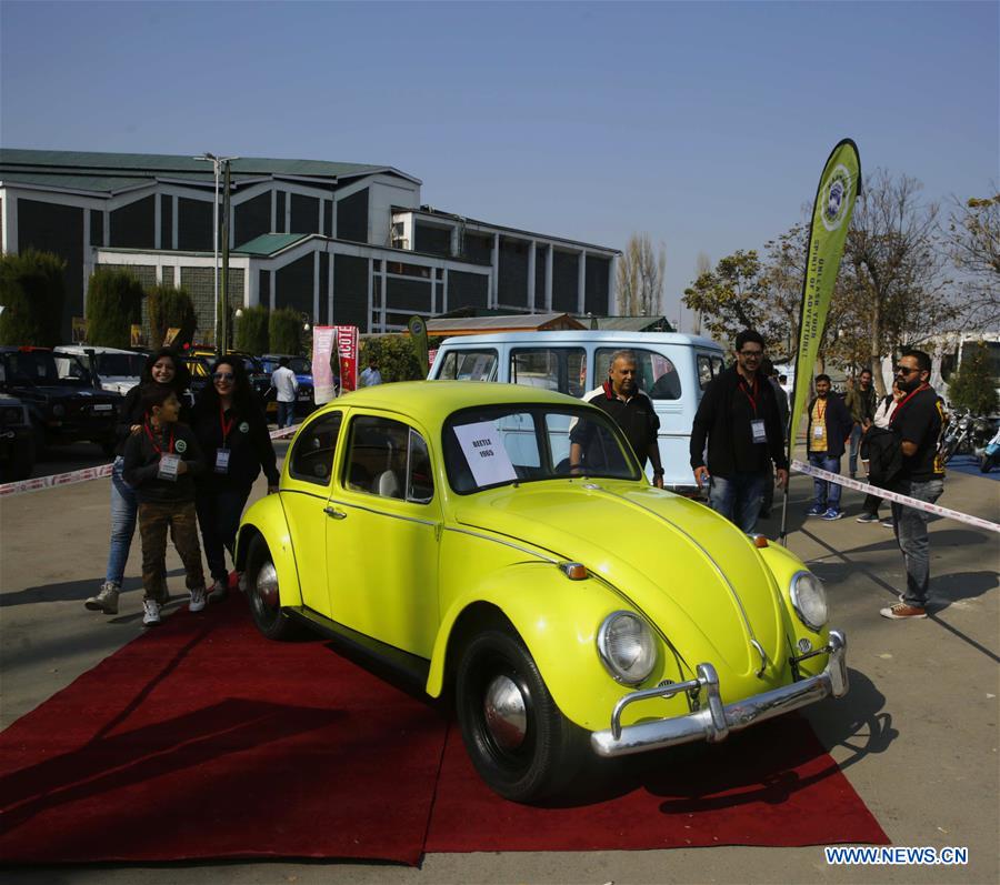 KASHMIR-SRINAGAR-VINTAGE CAR-EXHIBITION