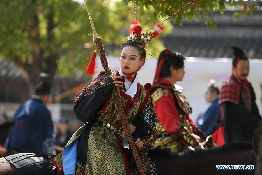 CHINA-ZHEJIANG-TRADITIONAL CHINESE COSTUME EXHIBITION (CN)