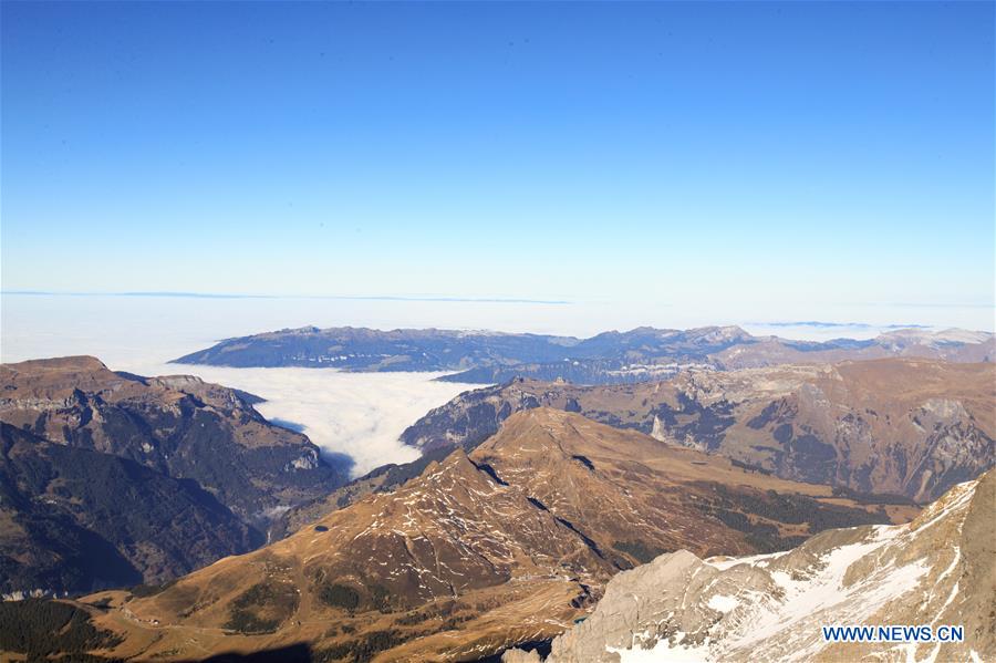 SWITZERLAND-JUNGFRAUJOCH-SEA OF CLOUDS