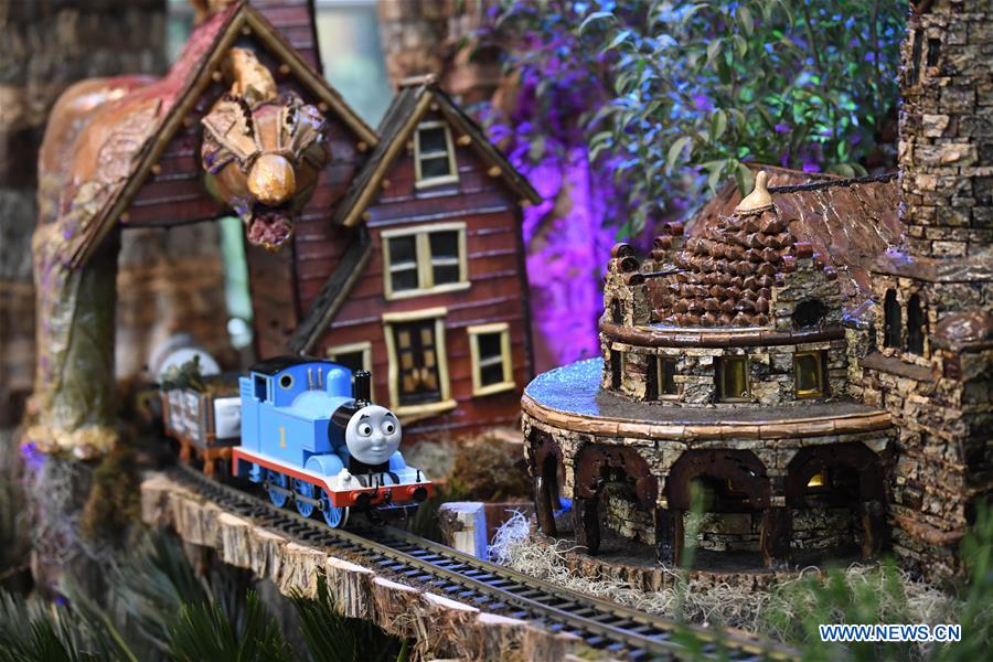 U.S.-WASHINGTON-USBG-HOLIDAY EXHIBIT-ICONIC TRAIN STATIONS