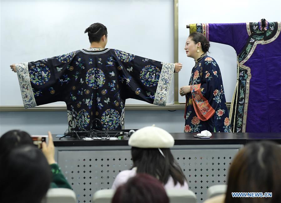 CHINA-BEIJING-CLASSICAL COSTUME CLASS (CN)