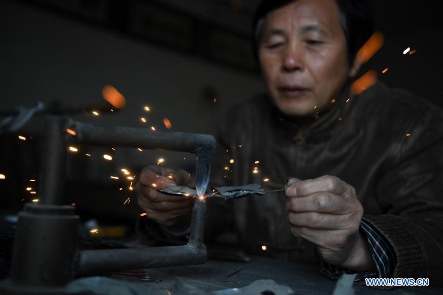 CHINA-ANHUI-WUSHAN IRON CALLIGRAPHY (CN)