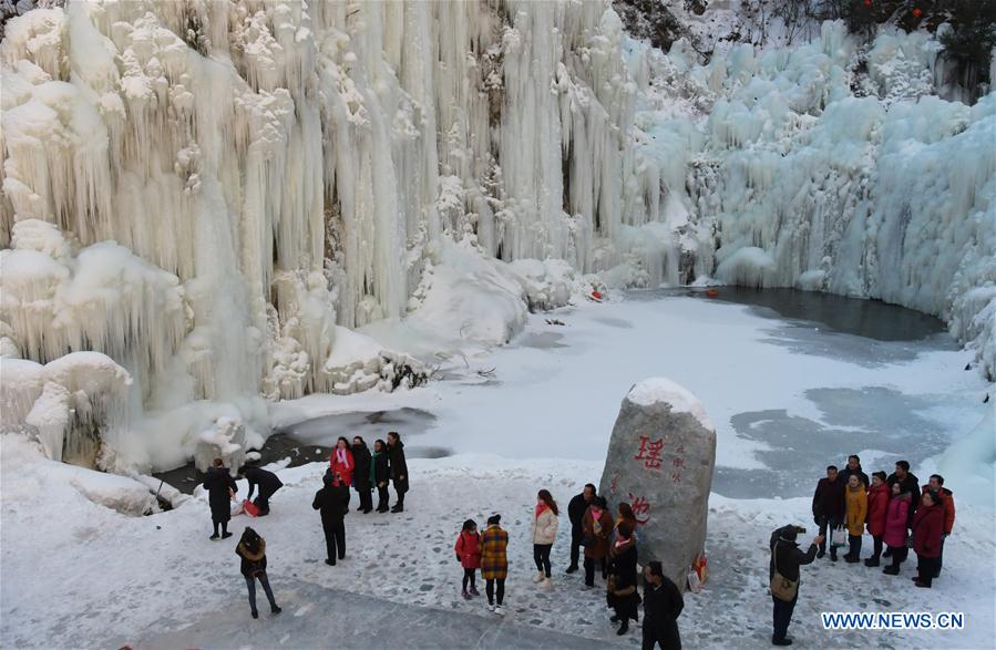 # CHINA-GANSU-DADUNXIA-ICICLES (CN)