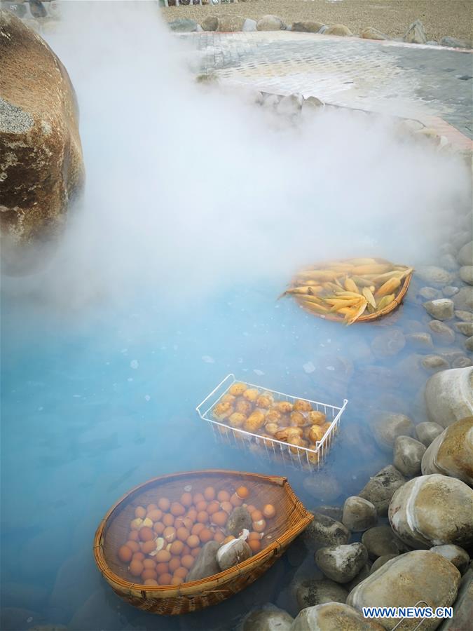 CHINA-TIBET-YANGBAJAIN-HOT SPRING-TOURISM (CN)