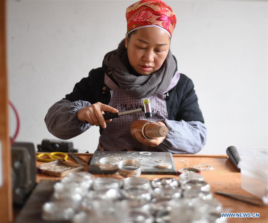 #CHINA-GUIZHOU-QIANDONGNAN-SILVER HANDICRAFTS (CN)