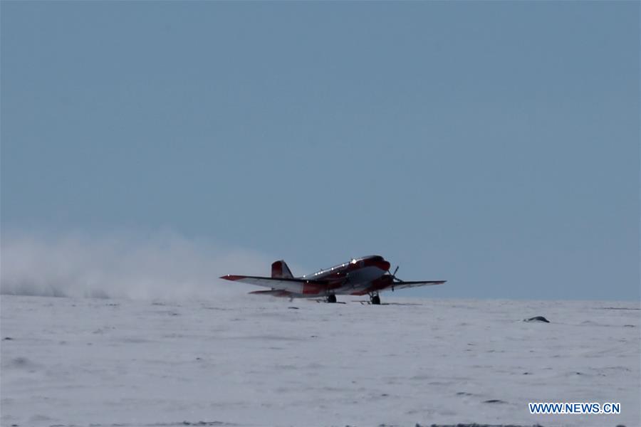 ANTARCTICA-CHINA'S AIRCRAFT-KUNLUN STATION-LANDING (CN)