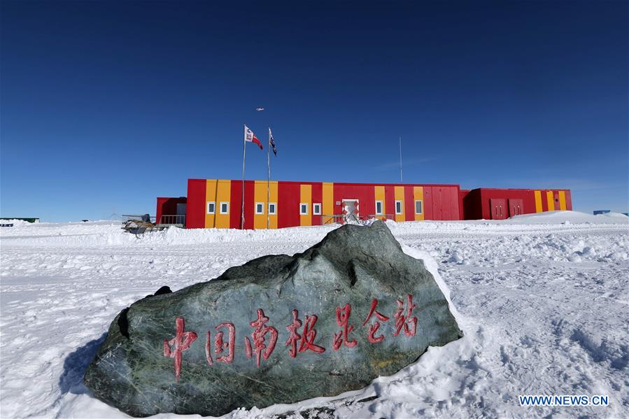 ANTARCTICA-CHINA'S AIRCRAFT-KUNLUN STATION-LANDING (CN)