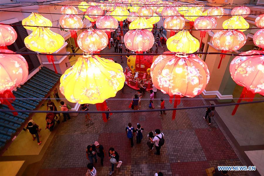 PHILIPPINES-MANILA-LANTERNS-CELEBRATION