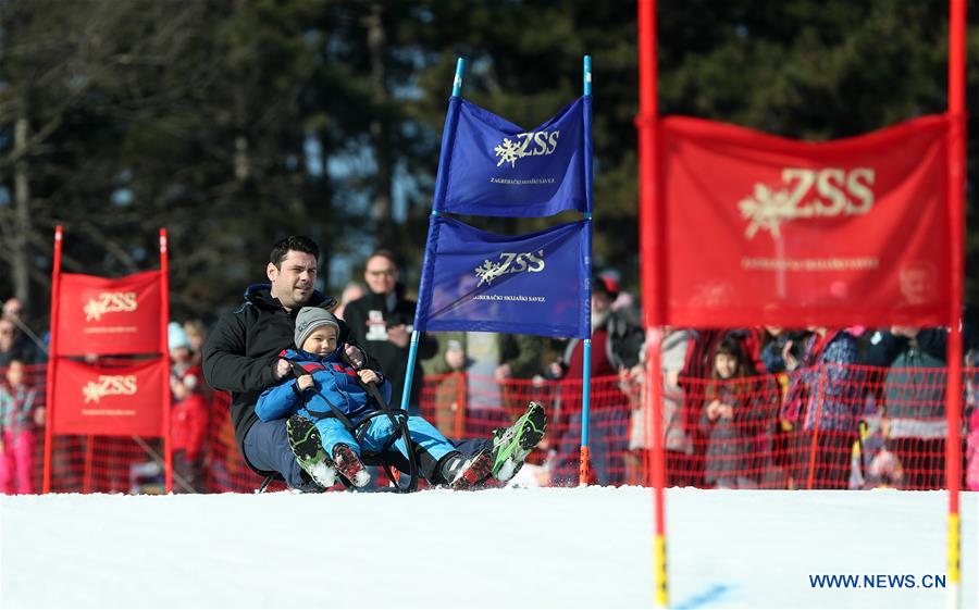 (SP)CROATIA-ZAGREB-SLEDDING RACE-CHILDREN