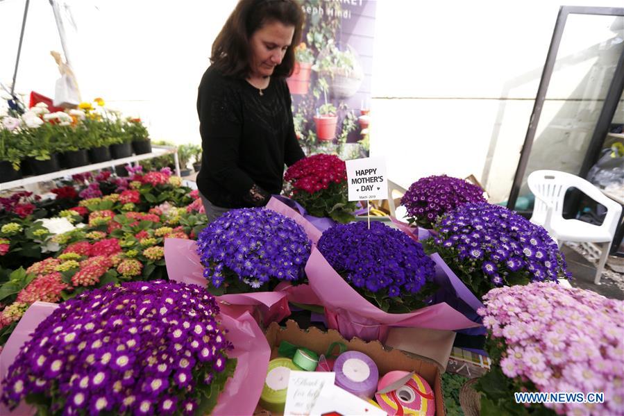 LEBANON-BEIRUT-MOTHER'S DAY-FLOWER