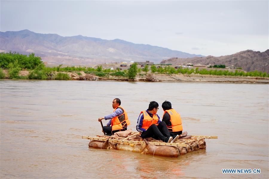 CHINA-GANSU-YELLOW RIVER-SHEEPSKIN RAFT (CN)