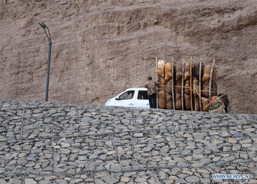 CHINA-GANSU-YELLOW RIVER-SHEEPSKIN RAFT (CN)