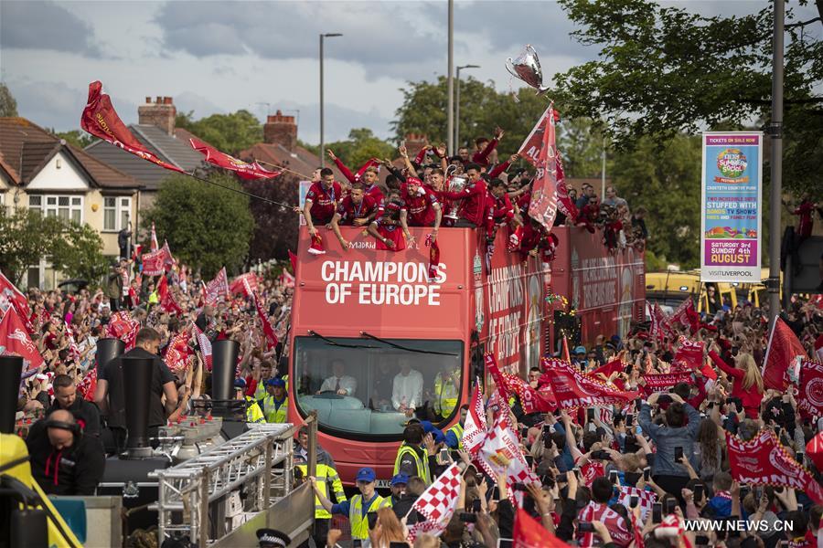 (SP) BRITAIN-LIVERPOOL-FOOTBALL-UEFA CHAMPIONS LEAGUE-LIVERPOOL TROPHY PARADE