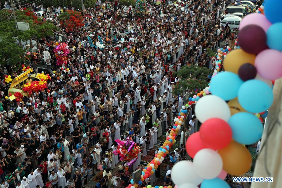 EGYPT-CAIRO-EID AL-FITR-CELEBRATION