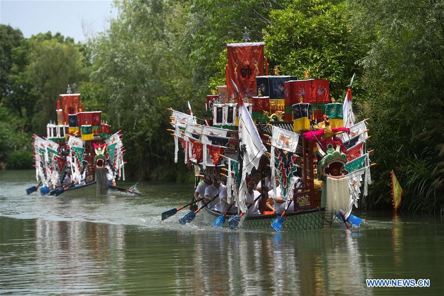 CHINA-DRAGON BOAT FESTIVAL-FOLK CUSTOMS (CN)