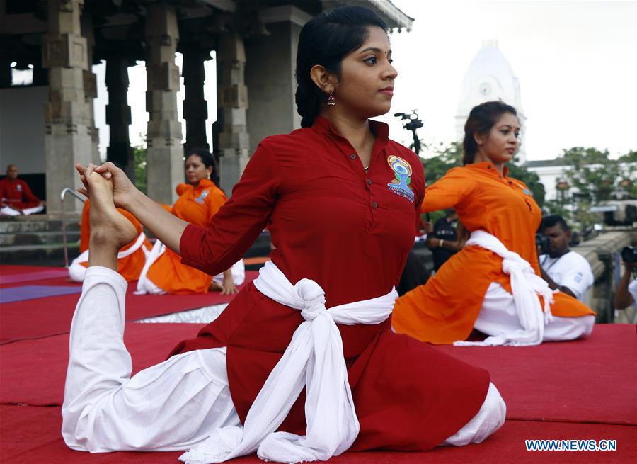 SRI LANKA-COLOMBO-YOGA