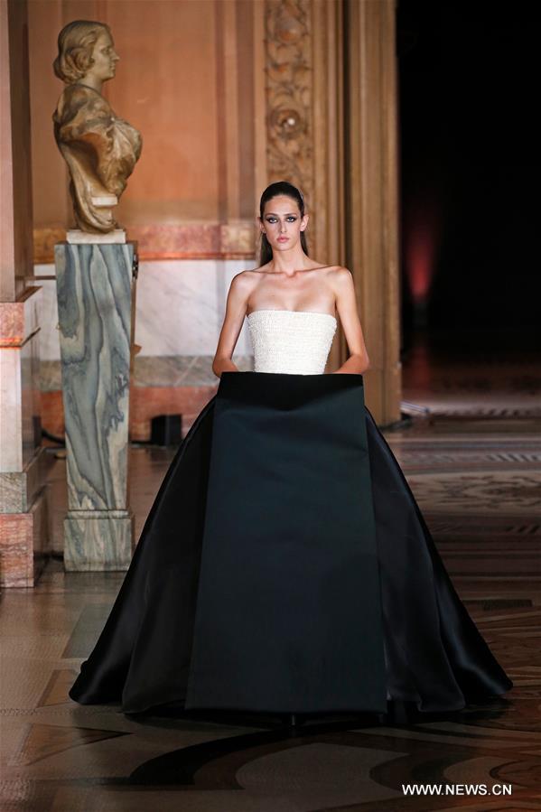 FRANCE-PARIS-FASHION WEEK-STEPHANE ROLLAND