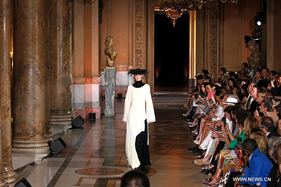 FRANCE-PARIS-FASHION WEEK-STEPHANE ROLLAND