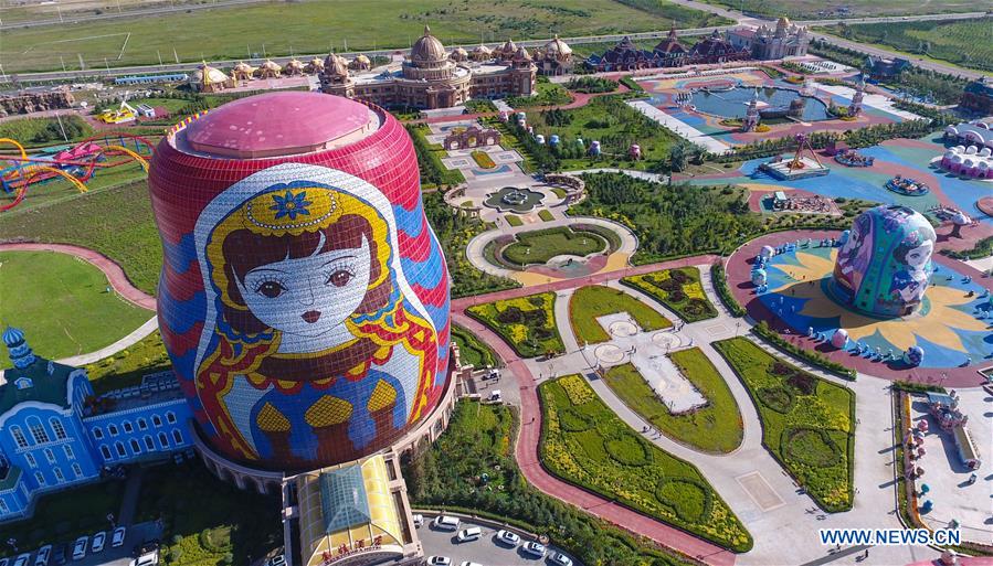 CHINA-INNER MONGOLIA-MANZHOULI-SQUARE-MATRYOSHKA DOLLS (CN)