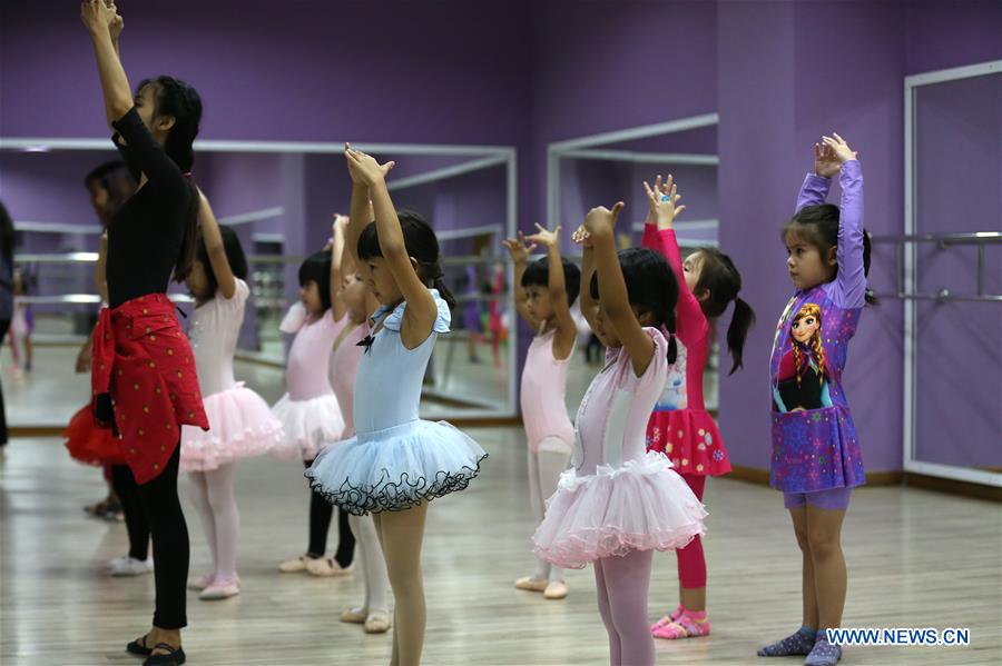 MYANMAR-YANGON-BALLET DANCE SCHOOL