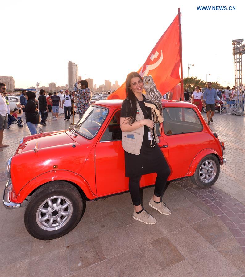 KUWAIT-KUWAIT CITY-VINTAGE CAR-SHOW