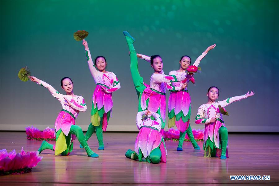 U.S.-TEXAS-DALLAS-CHINESE FOLK DANCE