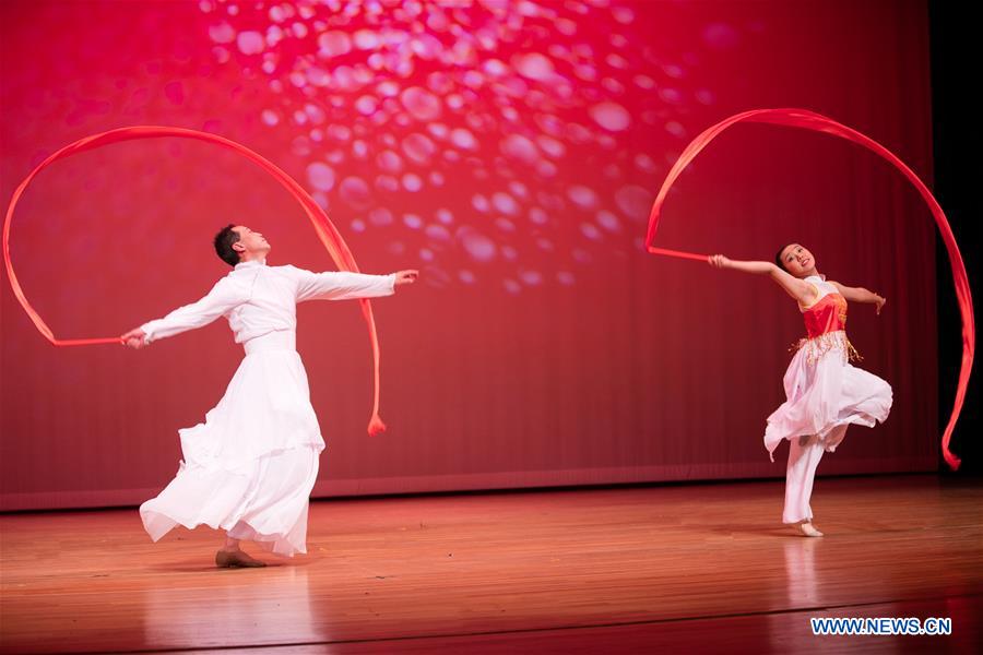 U.S.-TEXAS-DALLAS-CHINESE FOLK DANCE