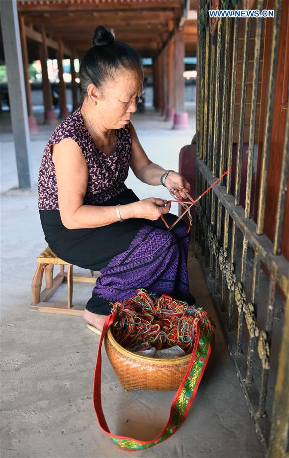 CHINA-YUNNAN-MENGLA-DAI FAMILY-DAILY LIFE (CN)