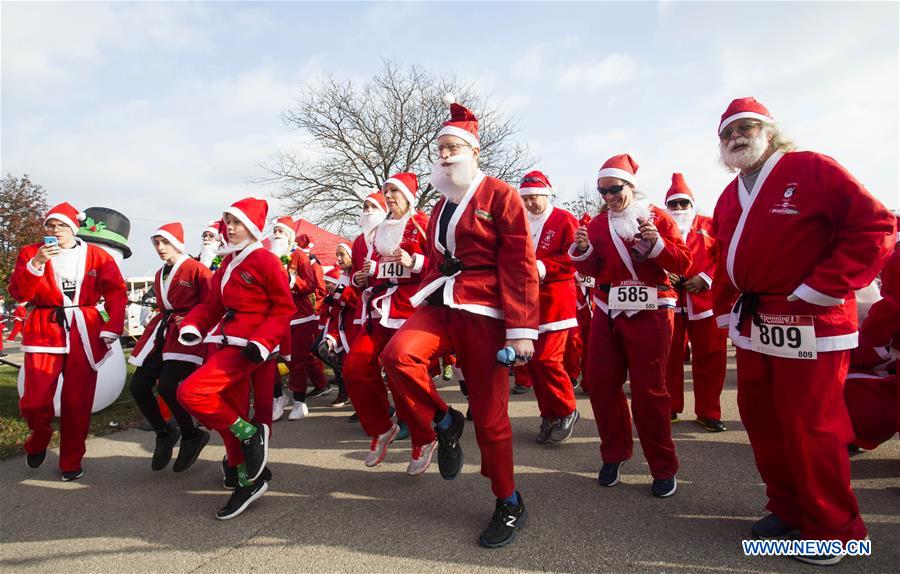 CANADA-HAMILTON-SANTA 5K RUN