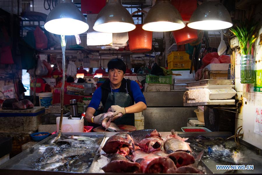 CHINA-MACAO-FISHMONGER-TRADITIONAL DRUNKEN DRAGON DANCE (CN)