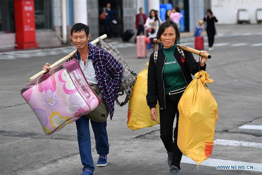 CHINA-HAIKOU-PORT-SPRING FESTIVAL-TRAVEL RUSH (CN)