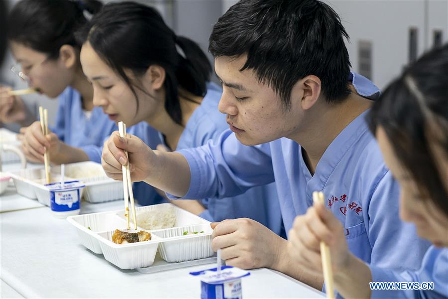 CHINA-HUBEI-WUHAN-MEDICAL WORKER-LUNAR NEW YEAR EVE-MEAL