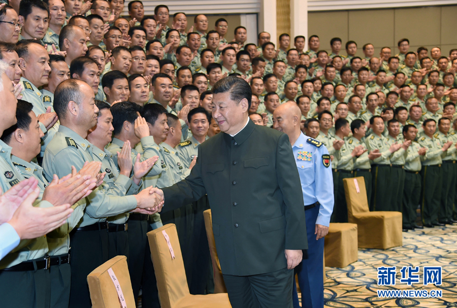 6月22日，正在山西省考察工作的中共中央总书记、国家主席、中央军委主席习近平在太原接见驻晋部队师以上领导干部和建制团单位主官。新华社记者 琚振华 摄