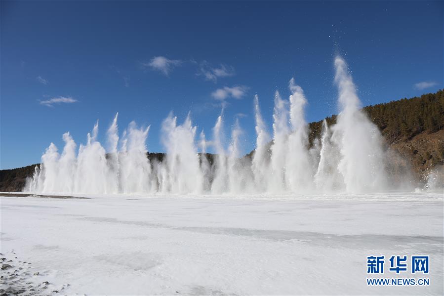 （图文互动）黑龙江沿岸多地实施防凌破冰