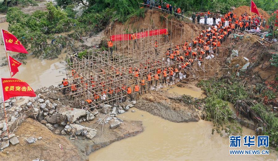 （防汛抗洪·图文互动）（10）洪水不退，子弟兵誓死不退——解放军和武警部队官兵参与洪涝灾害抢险救援记事