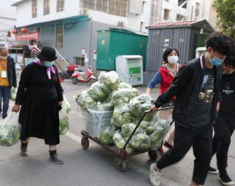 坐高铁看中国｜我要认真端详武汉，曾交付热情与生命的地方