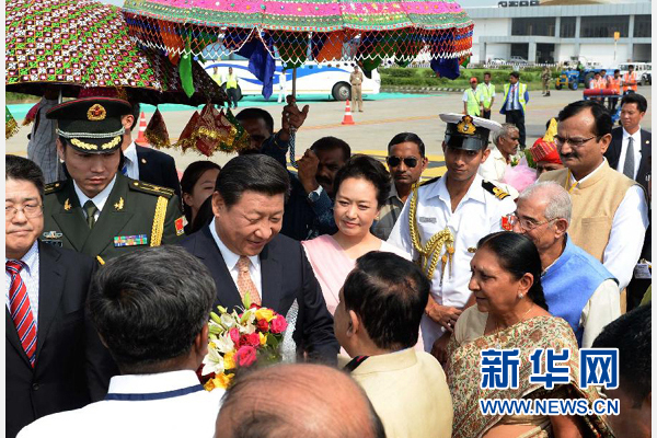 9月17日，国家主席习近平抵达古吉拉特邦艾哈迈达巴德市，开始对印度进行国事访问。 新华社记者 马占成 摄