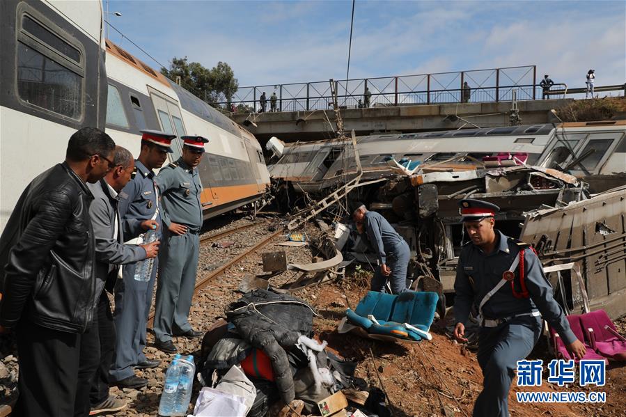 （國(guó)際）（2）摩洛哥一火車脫軌 至少5人死亡